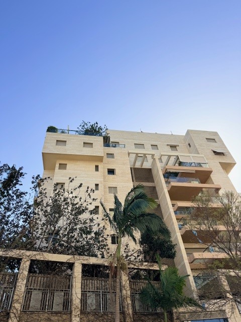 אוריאל אופק -1