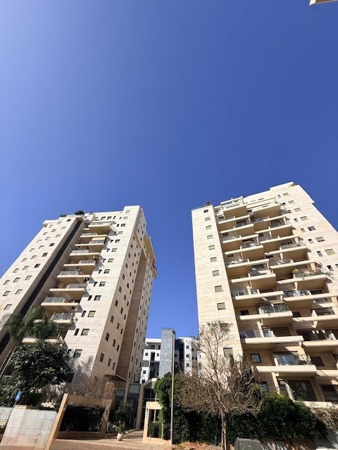 אוריאל אופק 10-8